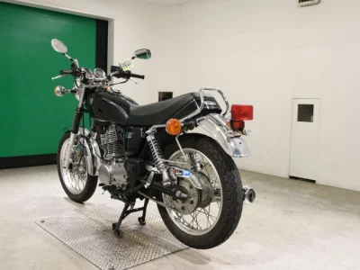 Yamaha SR400-4