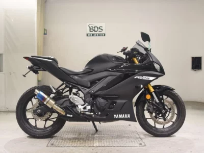 Мотоцикл из Японии Yamaha YZF-R25