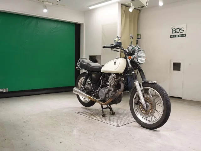 Yamaha SR400-4  с аукциона в Японии