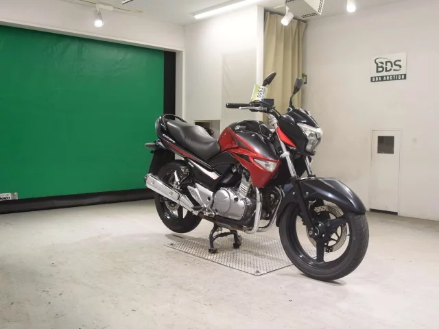 Suzuki GSR250  с аукциона в Японии