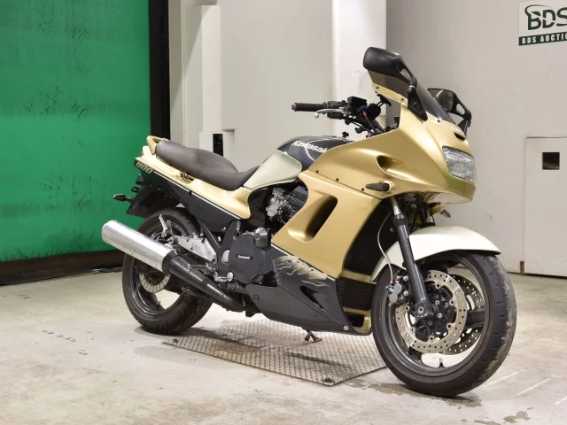 Kawasaki GPZ1100-2  с аукциона в Японии