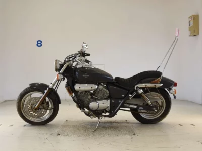 Honda MAGNA 250(SHO LOUIS  NOT EQUIPPED )