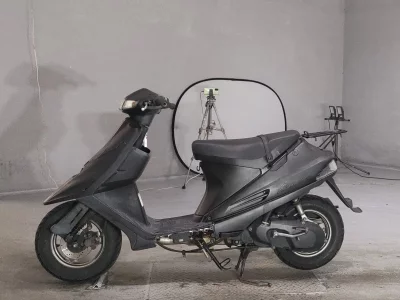 Suzuki ADDRESS V100