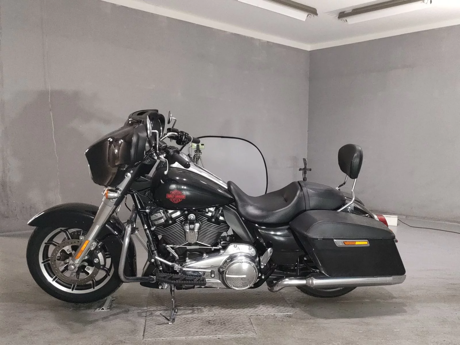 Harley-Davidson HARLEY FLHT1750  с аукциона в Японии