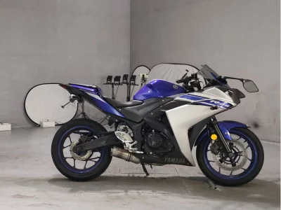 Мотоцикл из Японии Yamaha YZF-R25