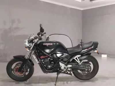 Suzuki BANDIT400-1
