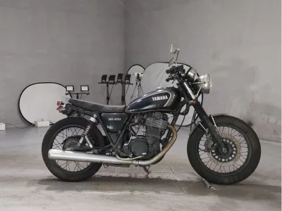 Yamaha SR400-1