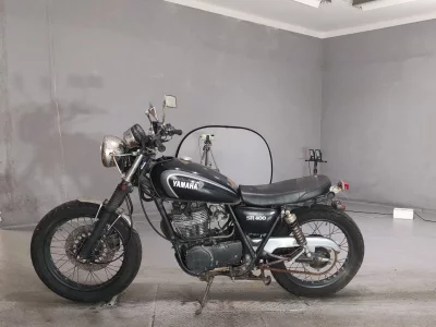 Yamaha SR400-1