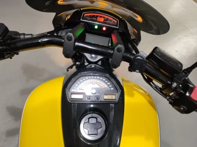 Suzuki BOULEVARDM109R