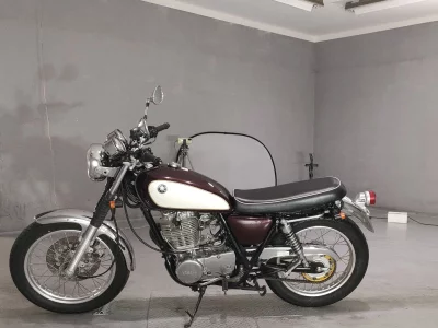 Yamaha SR400-1