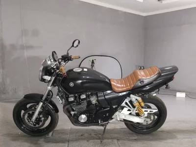 Yamaha XJR400R-1