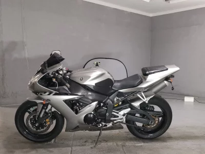 Yamaha YZF-R1