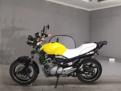 Suzuki GSR250