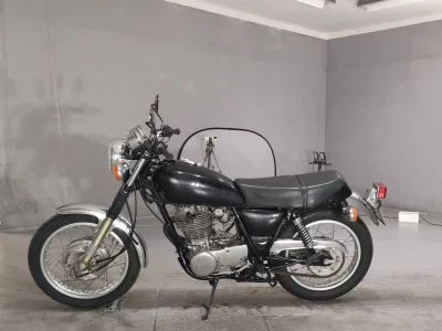 Yamaha SR400-1