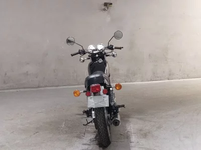 Yamaha SR400-1