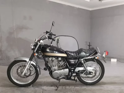 Yamaha SR400-1