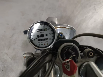 Yamaha SR400-1