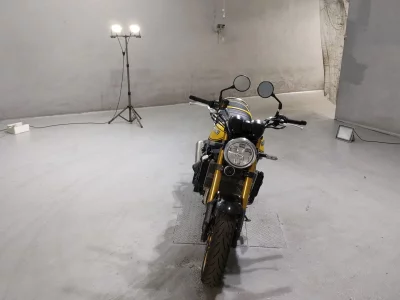 Kawasaki Z900RS SE