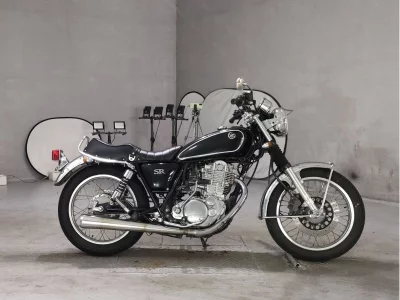 Yamaha SR400-1