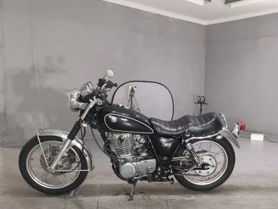Yamaha SR400-1