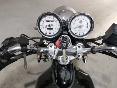 Yamaha SR400-1