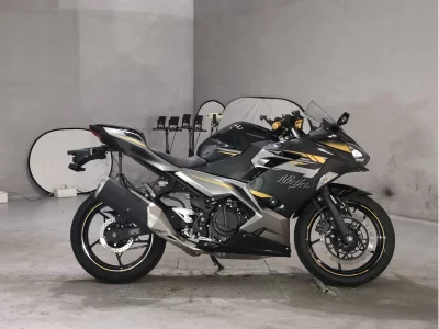 Kawasaki NINJA400