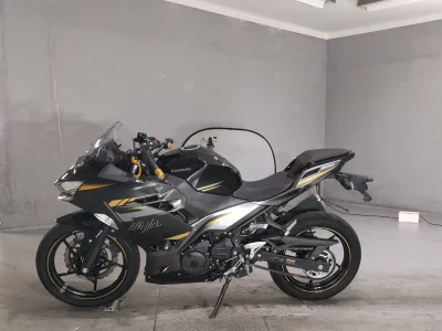 Kawasaki NINJA400