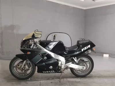 Yamaha FZR250R-1