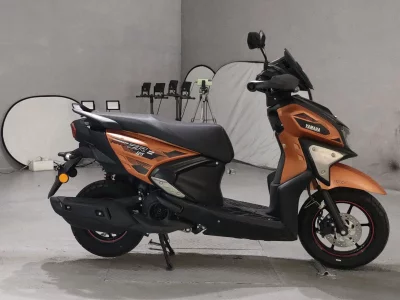 Yamaha CYGNUS  RAY ZR
