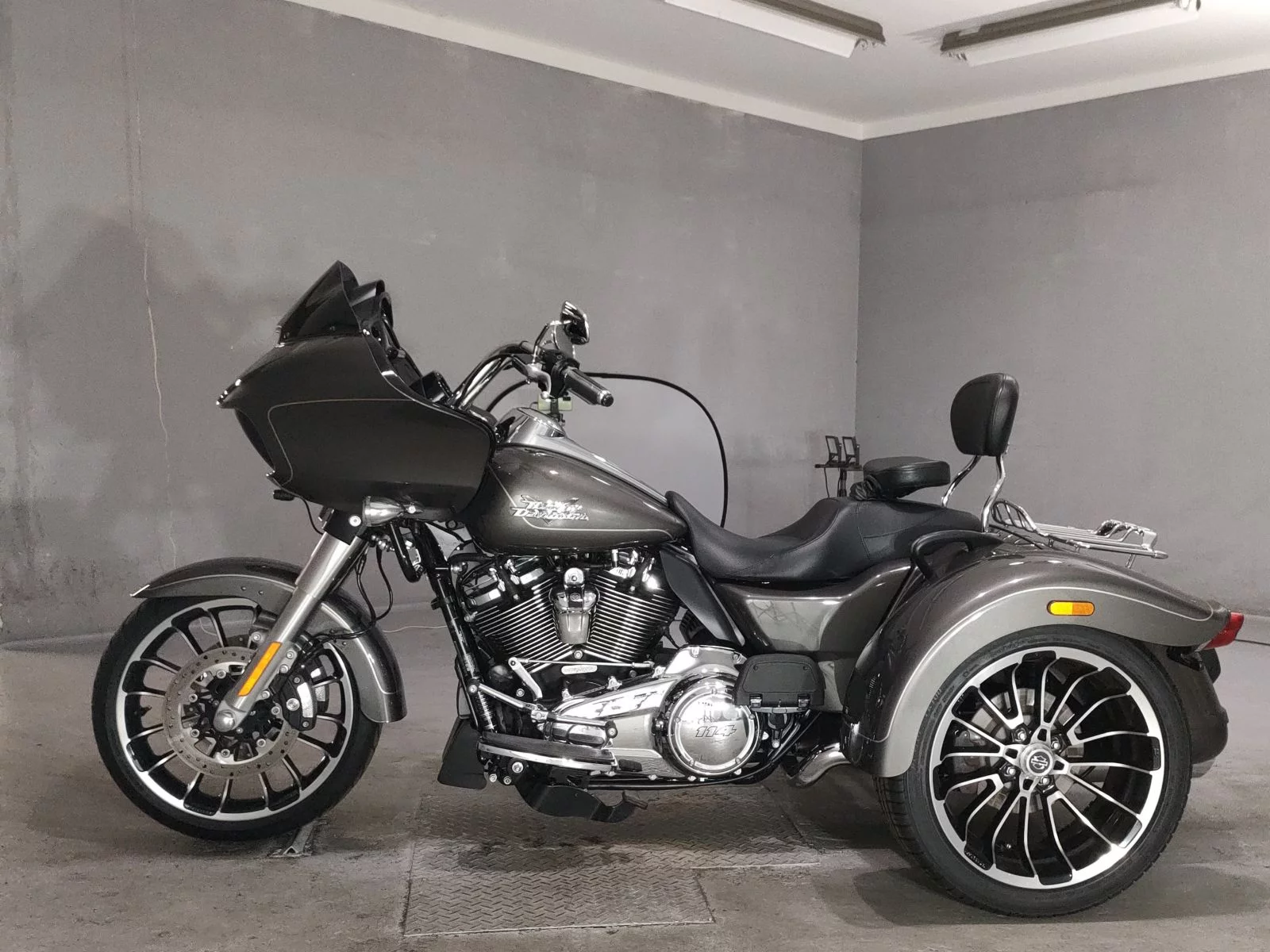 Harley-Davidson HARLEY FLTRT1870 TRIKE  с аукциона в Японии