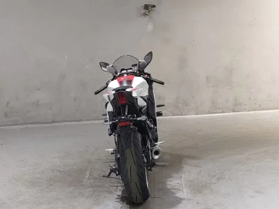 Yamaha YZF-R7