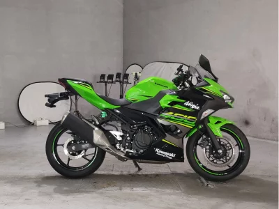 Kawasaki NINJA400