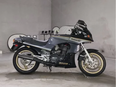 Kawasaki GPZ900R