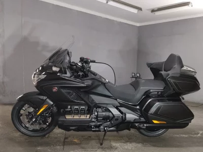 Honda GL1800 TOUR DCT