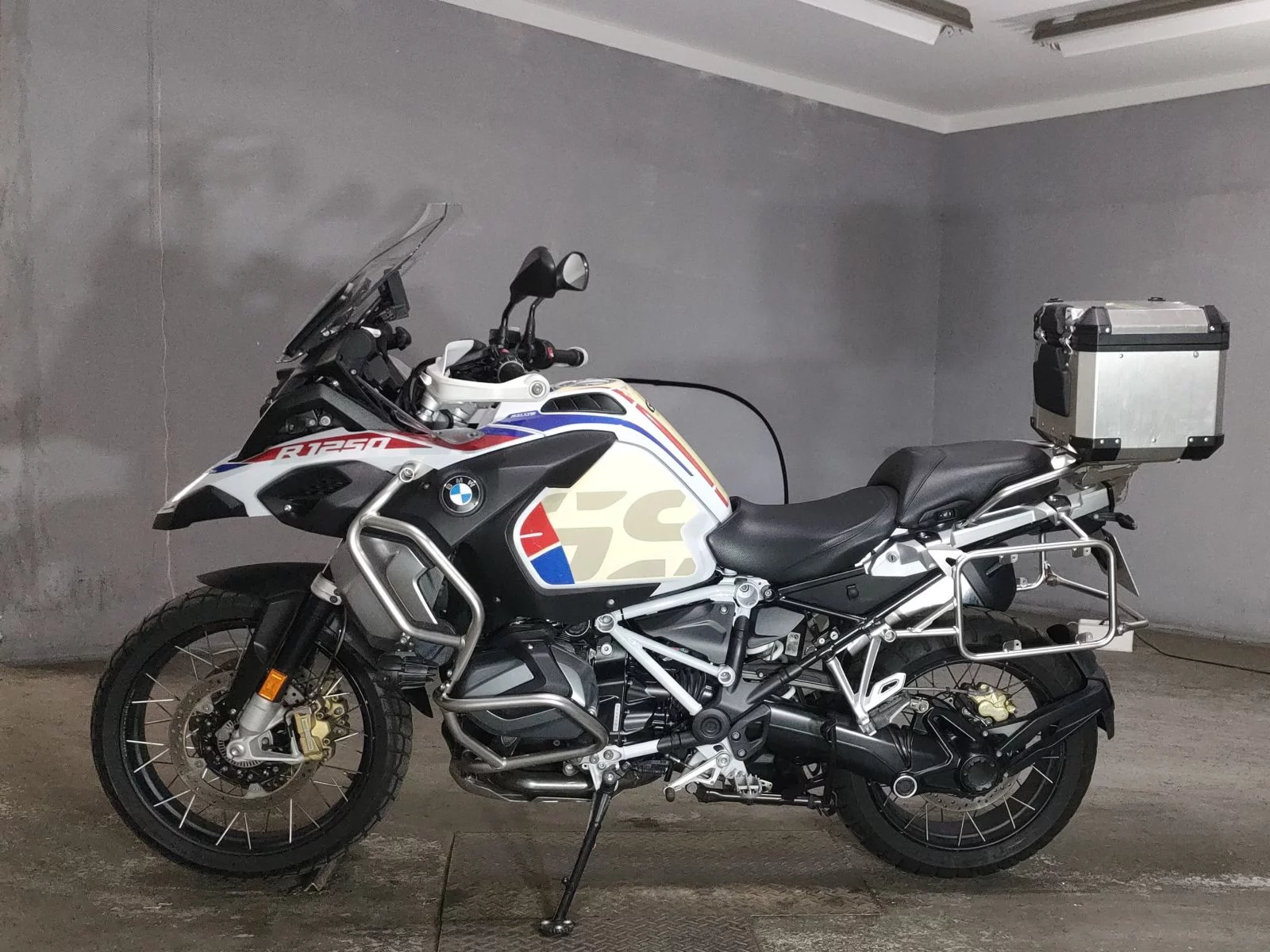 BMW BMW R1250GS ADVENTURE  с аукциона в Японии