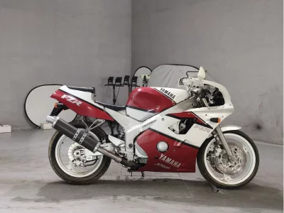 Yamaha FZR400RR