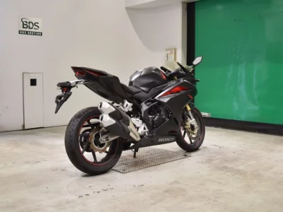 Honda CBR250RR-2