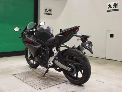 Honda CBR250RR-2