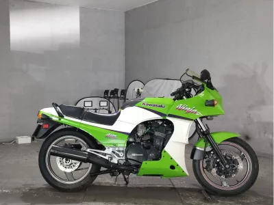 Kawasaki GPZ900R