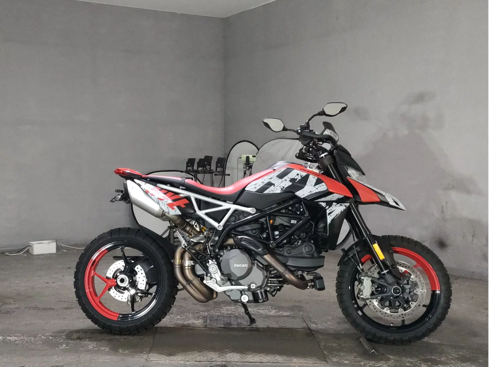 Ducati DUCATI  HYPERMOTARD 950RVE  с аукциона в Японии