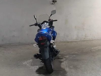 Suzuki GSR250S