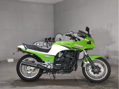 Kawasaki GPZ900R