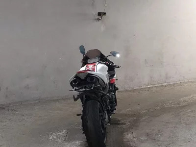 Yamaha YZF-R1