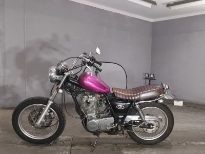 Yamaha SR400-1