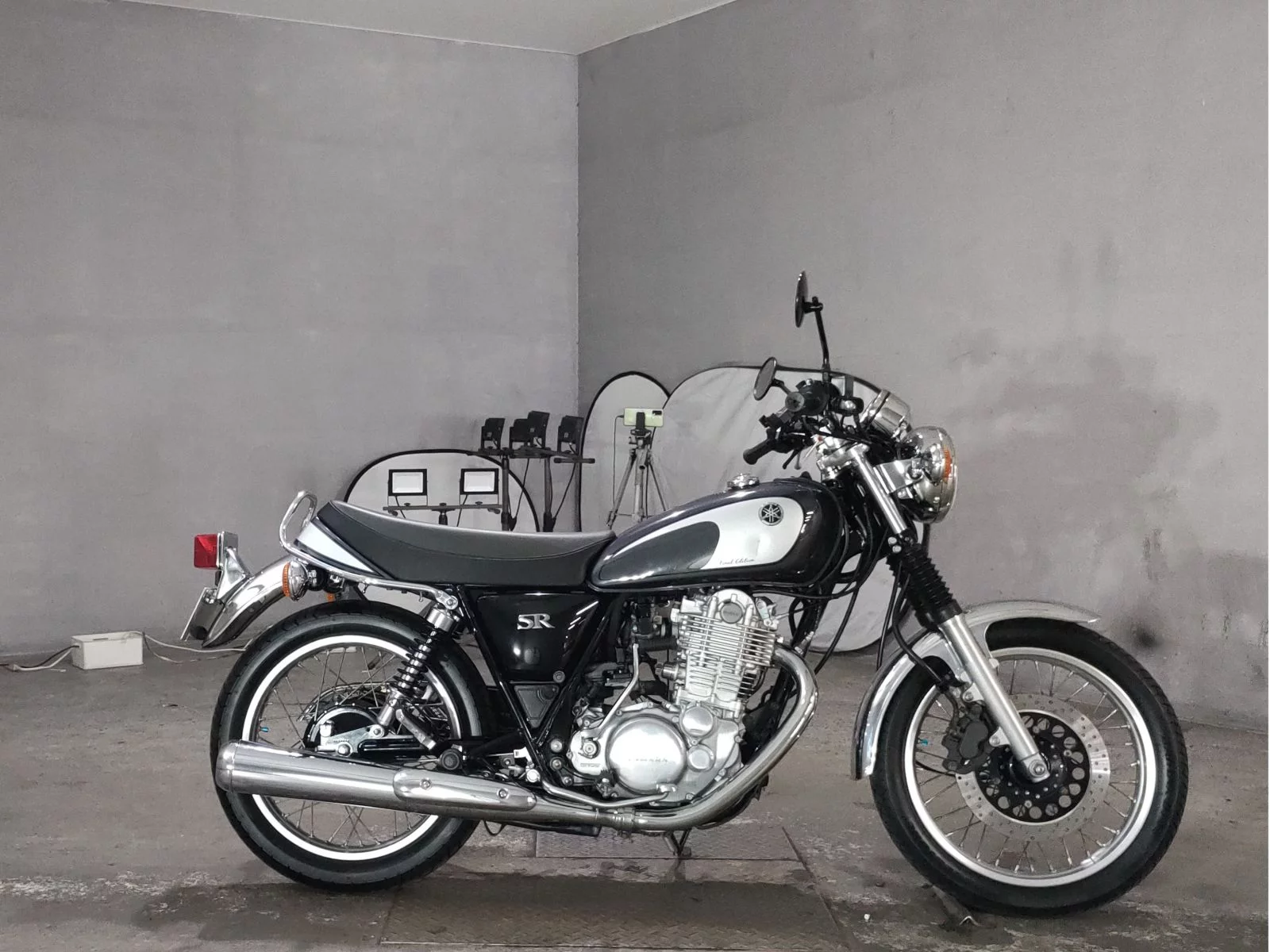 Yamaha SR400-1 2021