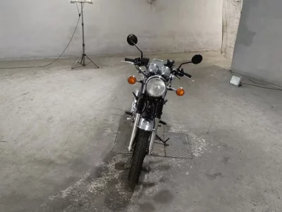 Yamaha SR400-1