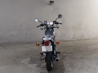 Yamaha SR400-1