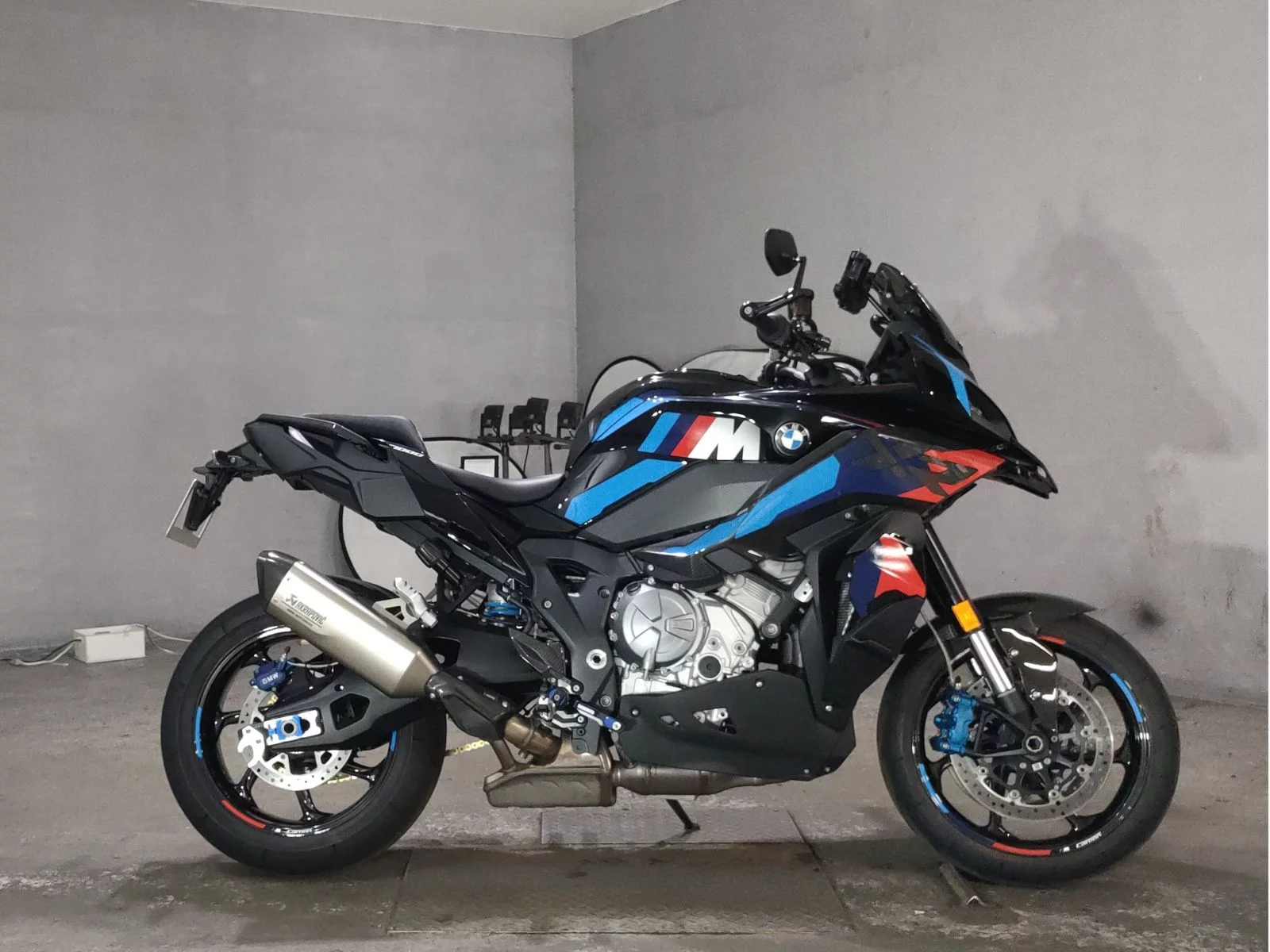 BMW BMW M1000XR  с аукциона в Японии
