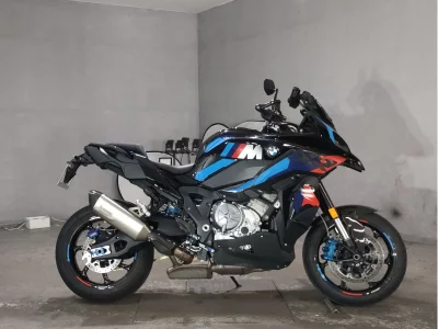 BMW BMW M1000XR