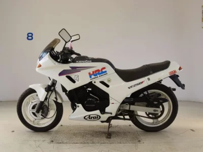 Honda VT250F